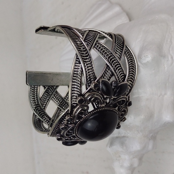 ♥️BundleOnly❤️ Black Faux Stone Braided Silver Tone Edgy Ornate Cuff Bracelet - Picture 2 of 10